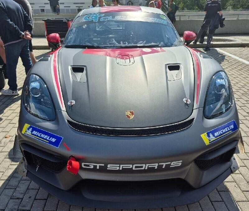 Závodní speciál ze stáje Porsche.
